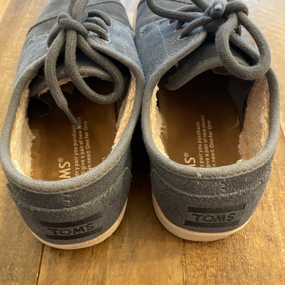 Tom’s Fleece lined lace up shoes - Picture 2 of 3
